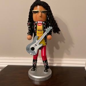 Kiss nutcracker -2010